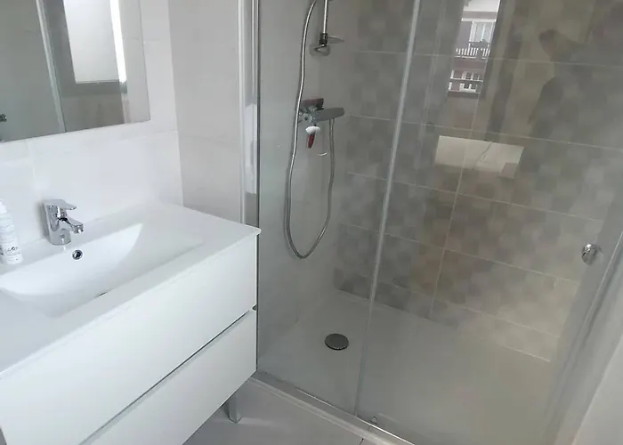 דירה Bel 4p, 6 Pers, Terrasse, Parking, Proche Et Commerces, Quartier Calme - - Fr-1-792-17 *