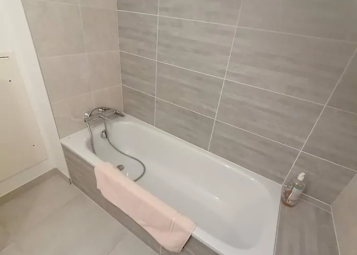 דירה Bel 4p, 6 Pers, Terrasse, Parking, Proche Et Commerces, Quartier Calme - - Fr-1-792-17
